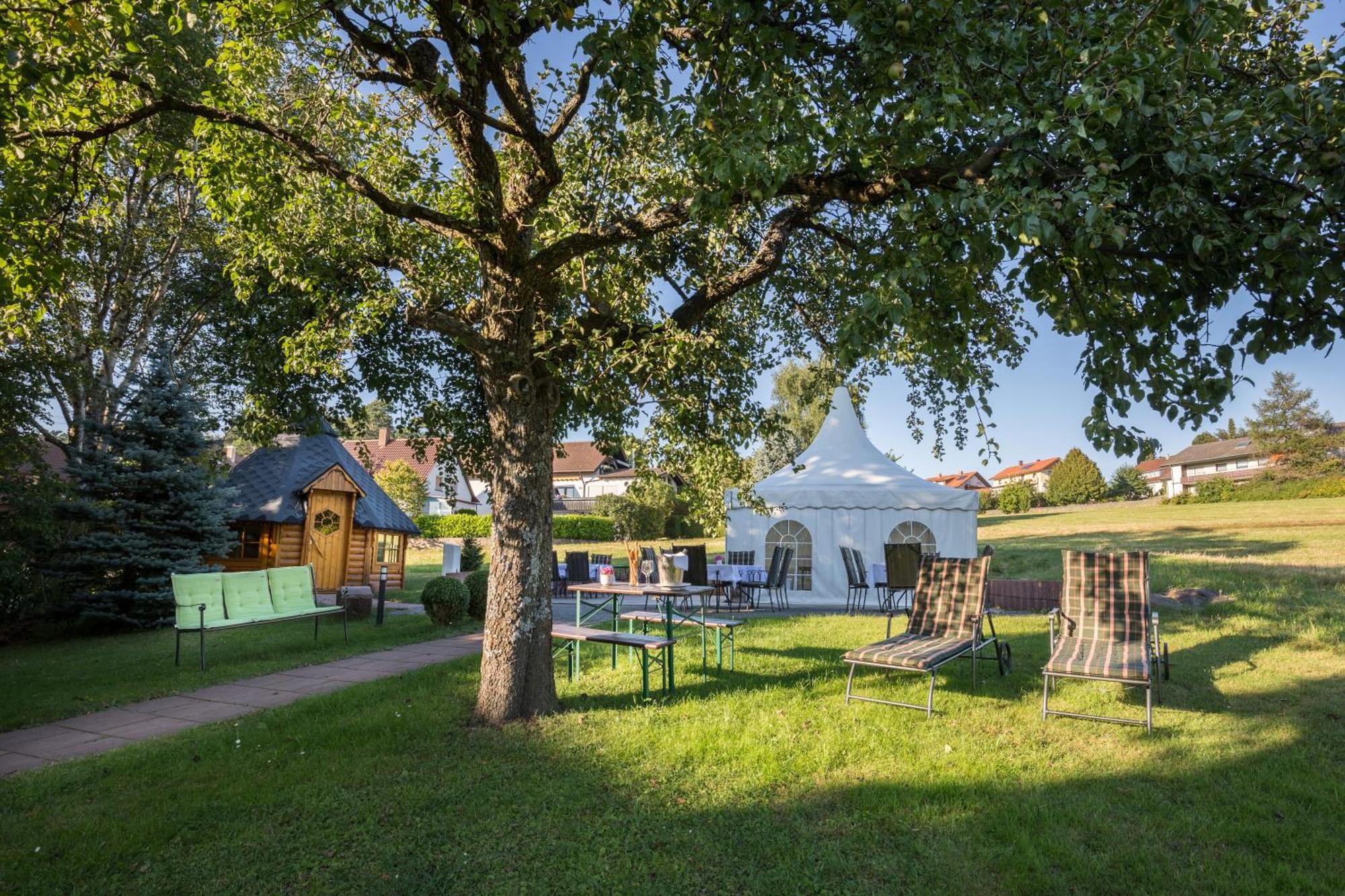 Hotel Restaurant Vinothek Lamm Бад-Херренальб Экстерьер фото
