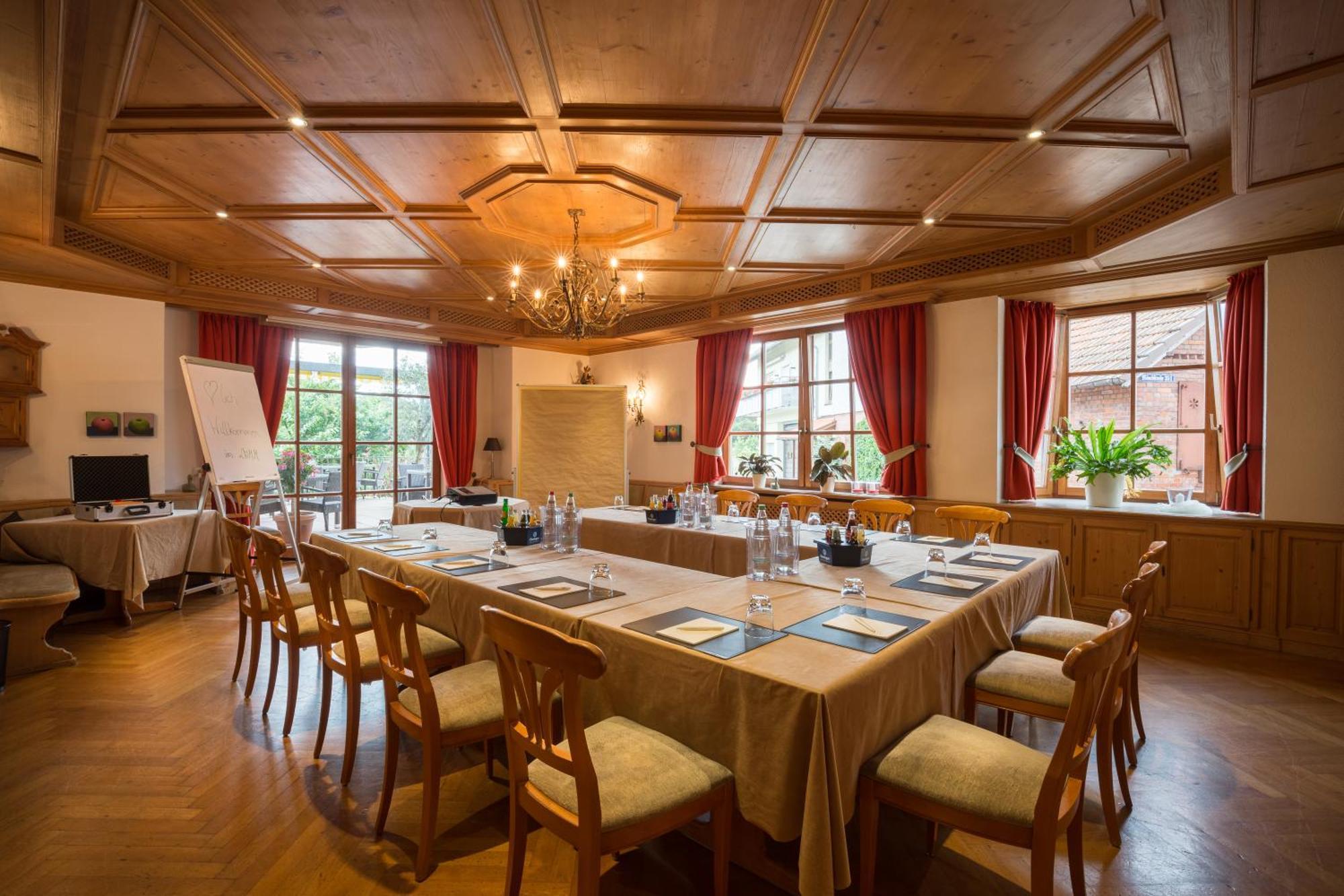 Hotel Restaurant Vinothek Lamm Бад-Херренальб Экстерьер фото