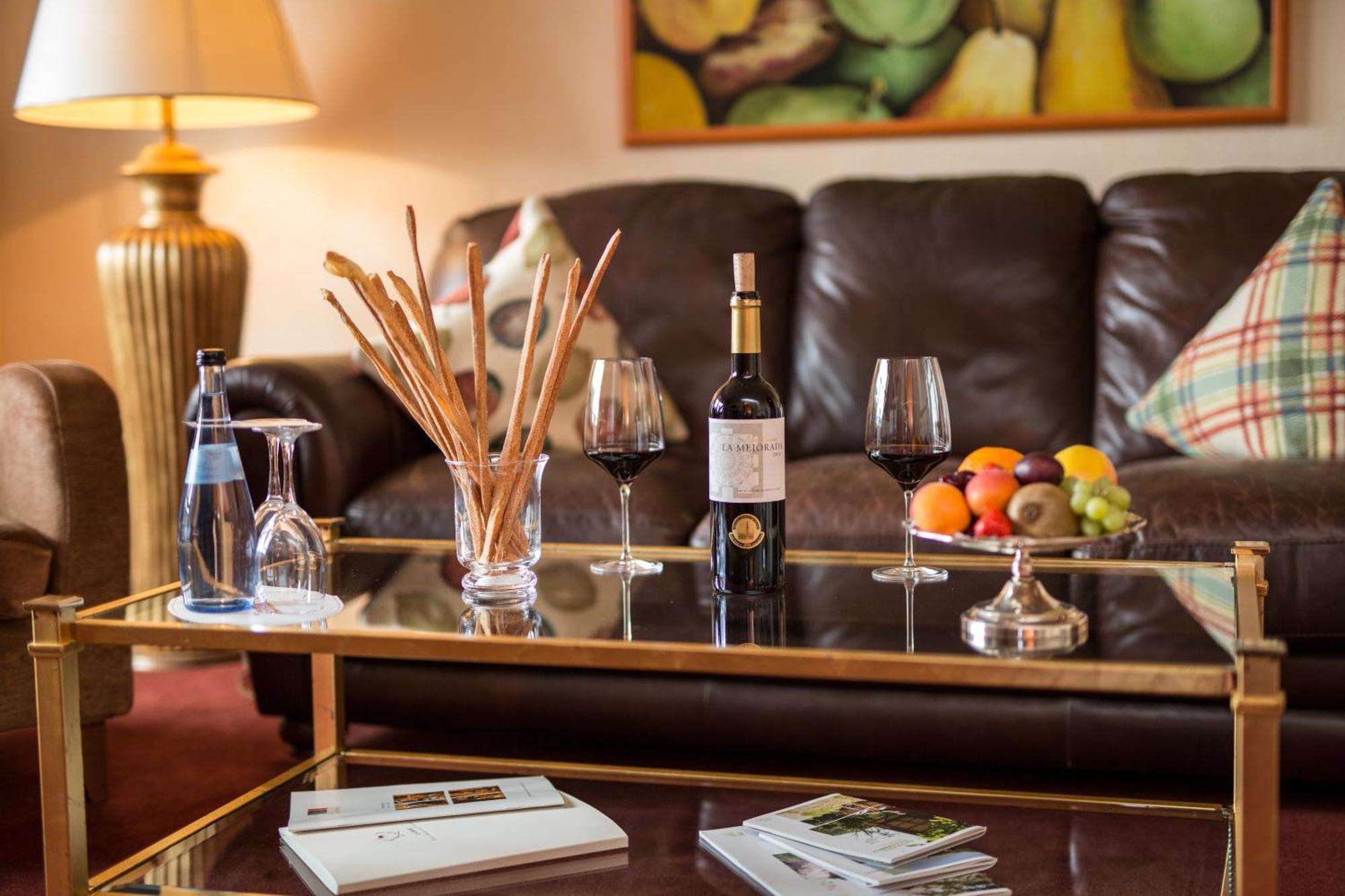 Hotel Restaurant Vinothek Lamm Бад-Херренальб Экстерьер фото